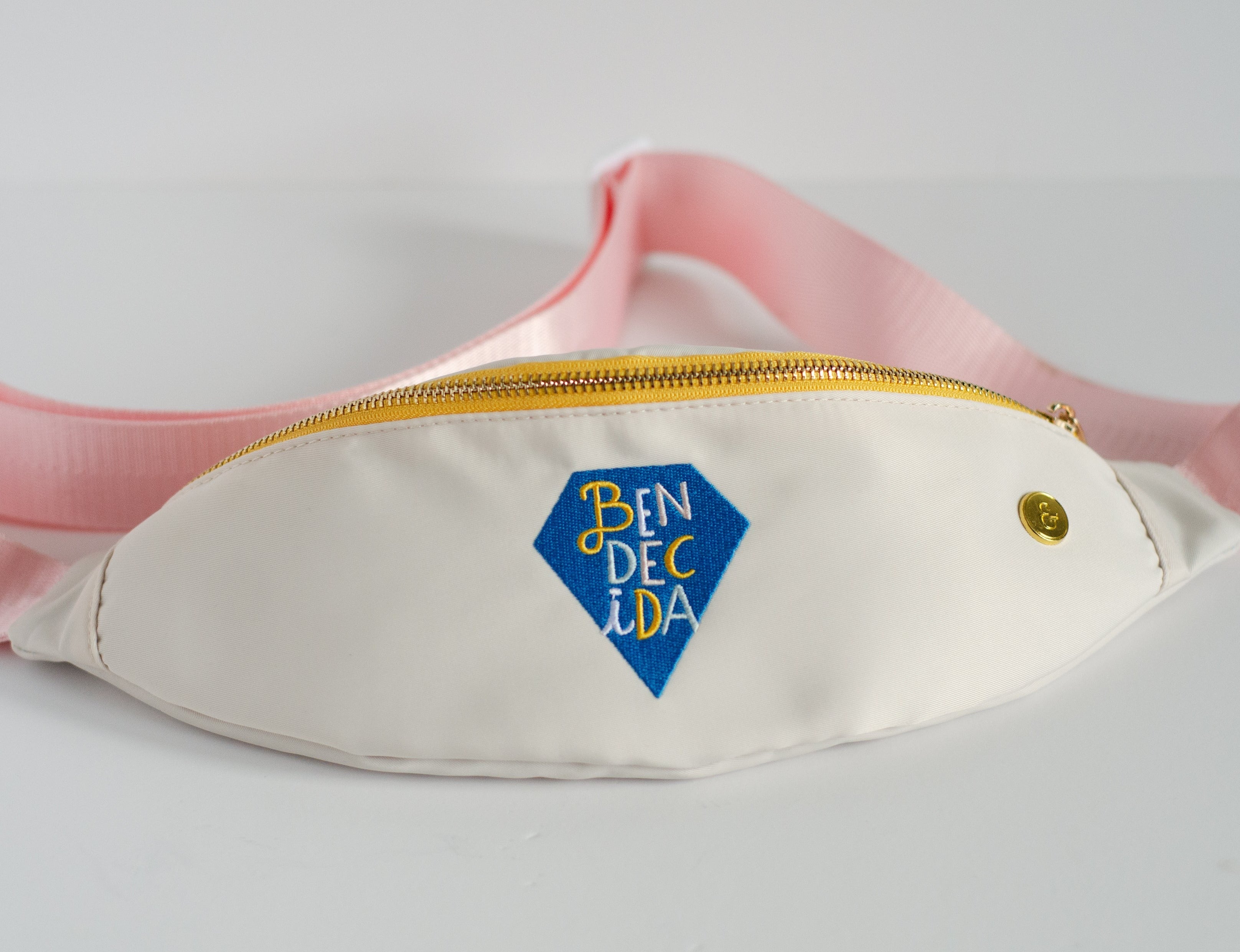 Bendecida Fanny Pack