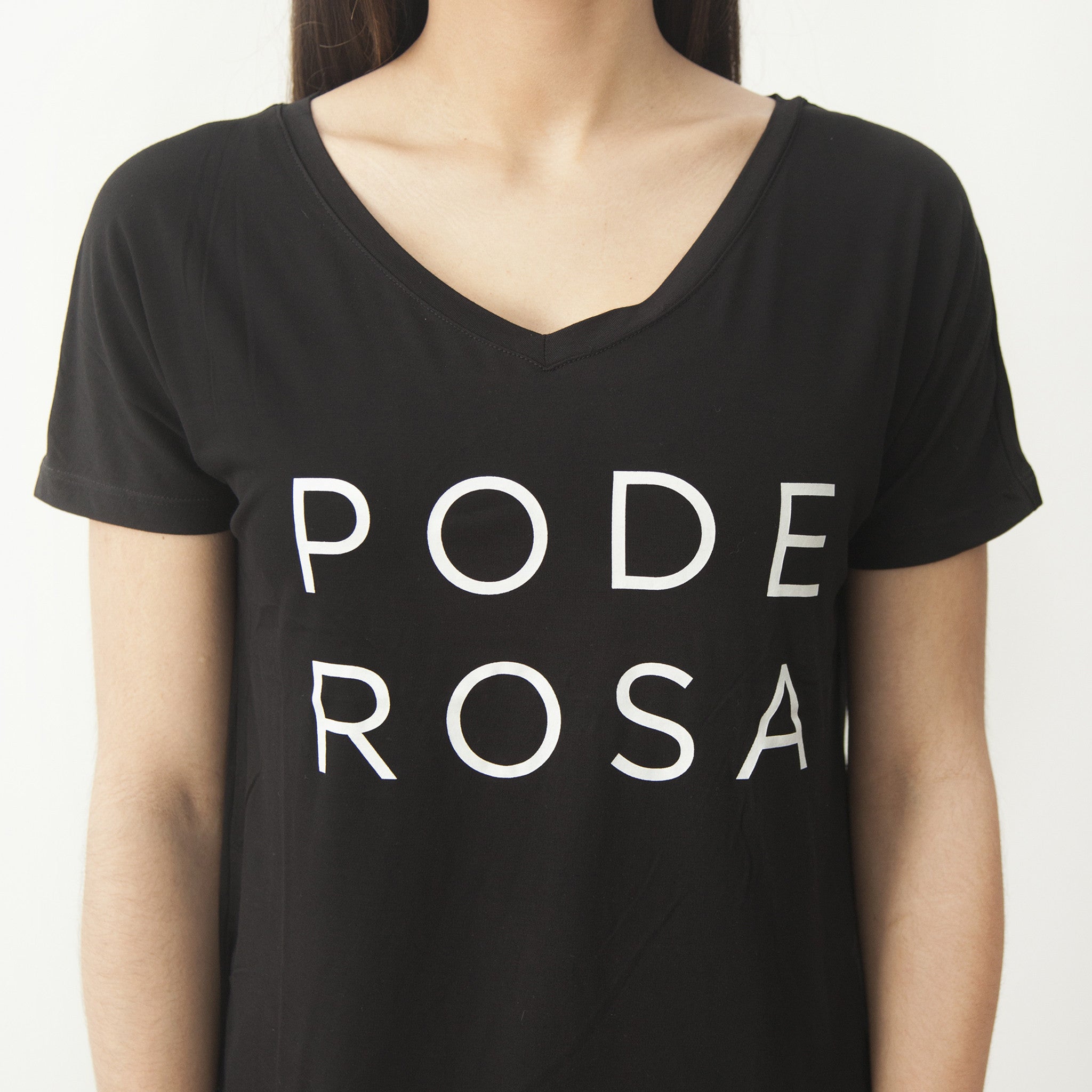 Camisa negra poderosa