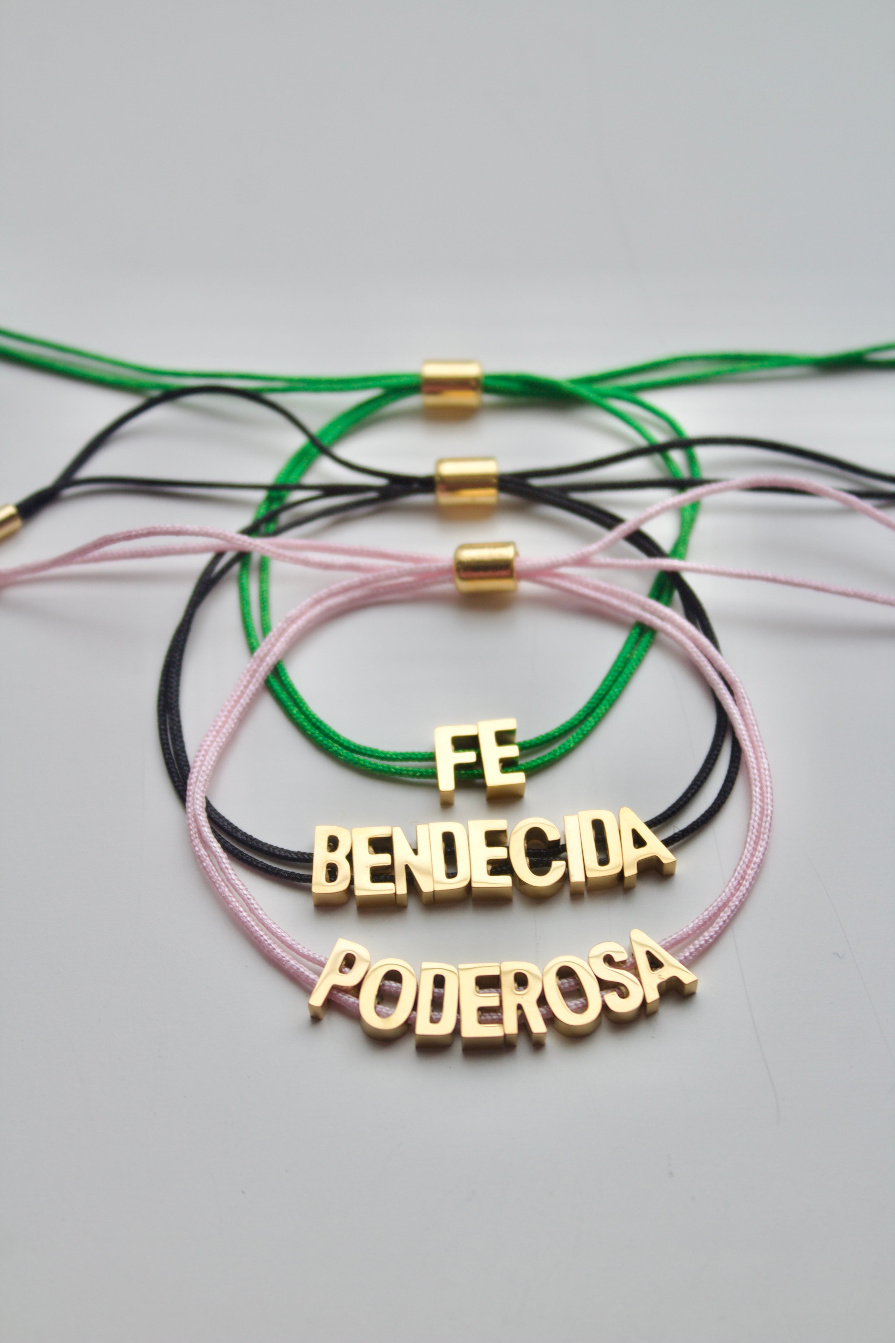 Pulseras con mensajes inspiradores de Tilde and Company