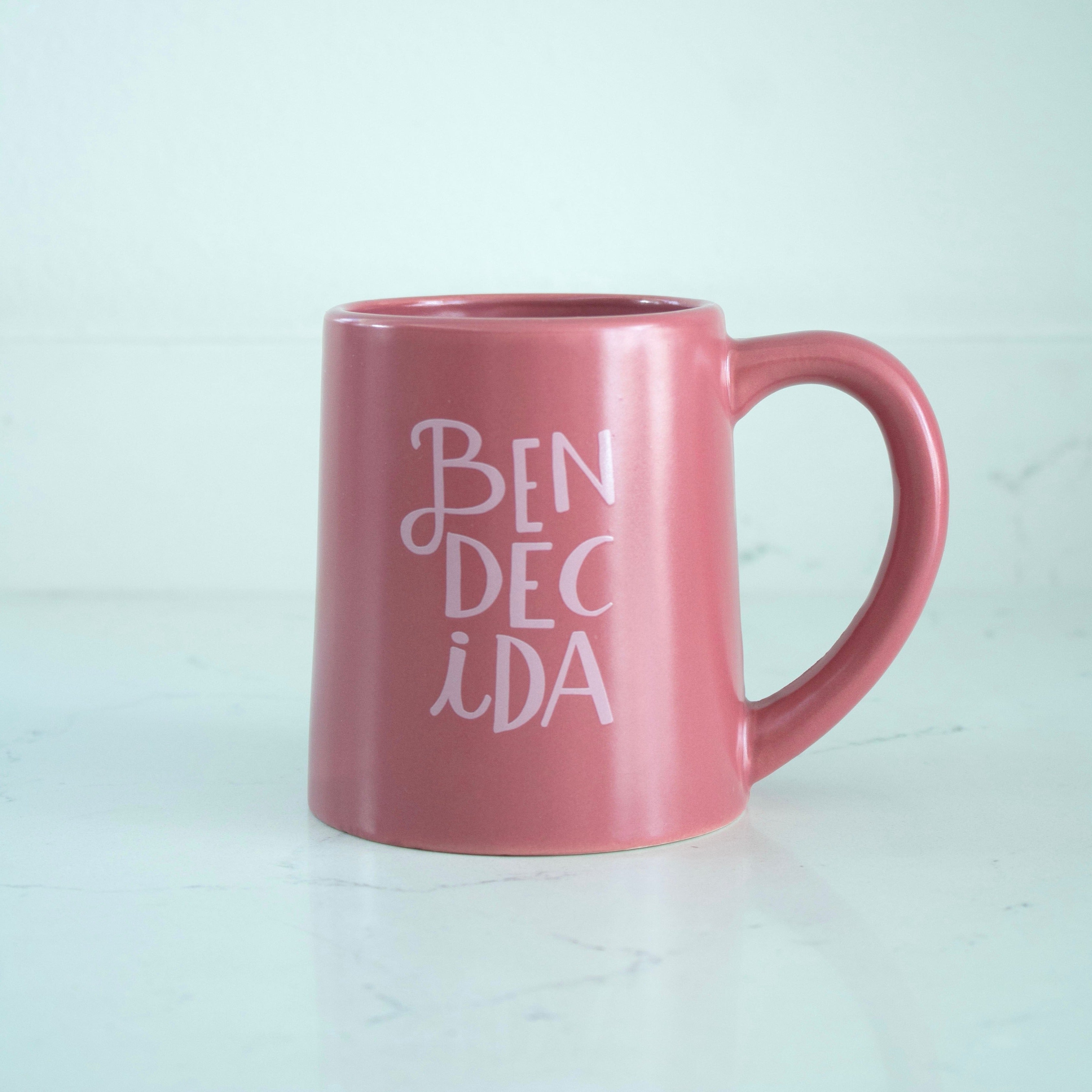 Taza con mensaje Bendecida de Tilde and Company