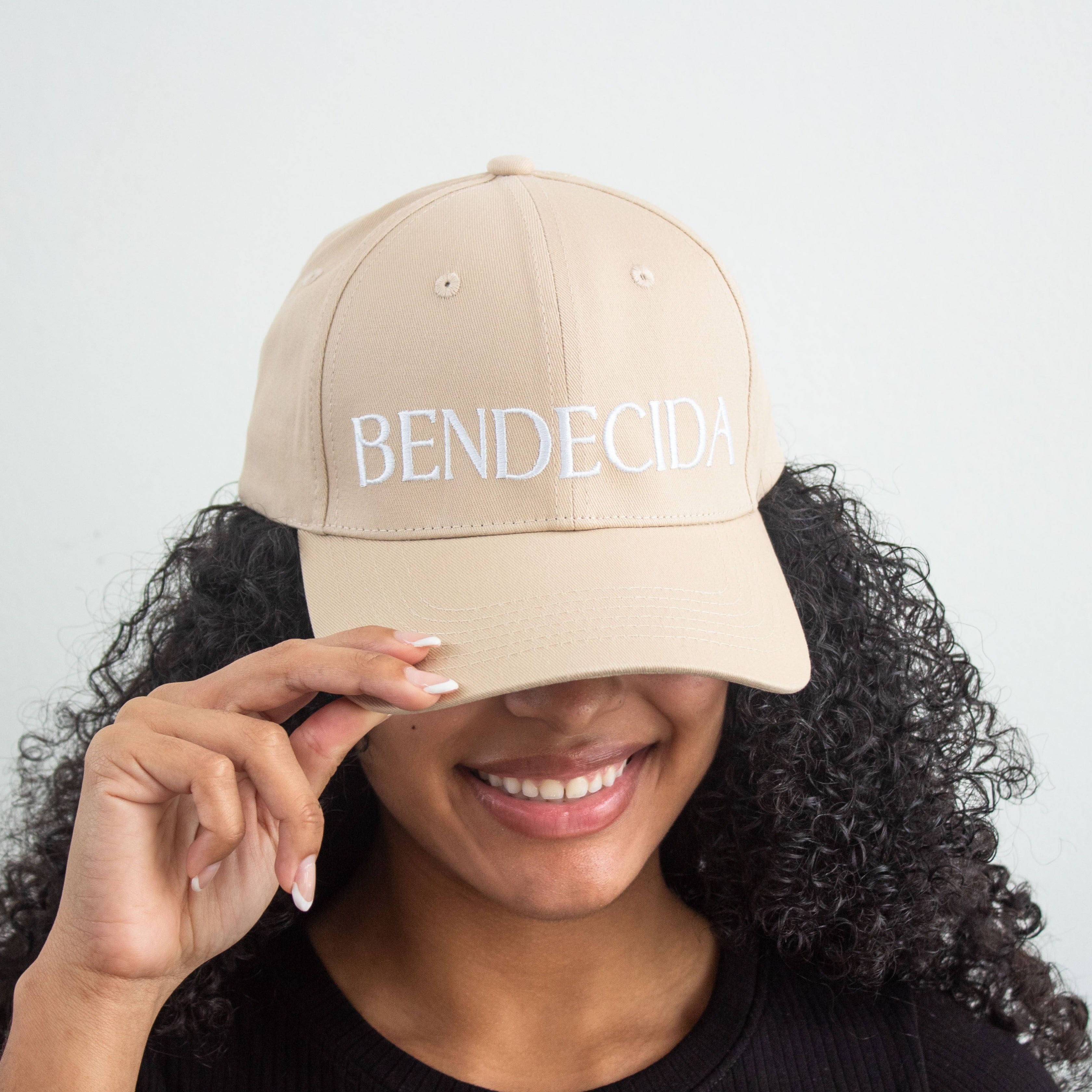 Gorra Bendecida color Crema